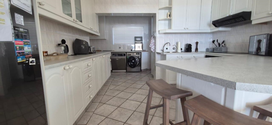 To Let 3 Bedroom Property for Rent in Mossel Bay Central Western Cape